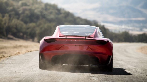 Foto - Tesla yapacağını yaptı! Elon Musk Roadster için tarih verdi! İnanılır gibi değil! 0’dan 100’e 1 saniyenin altında çıkıyor!