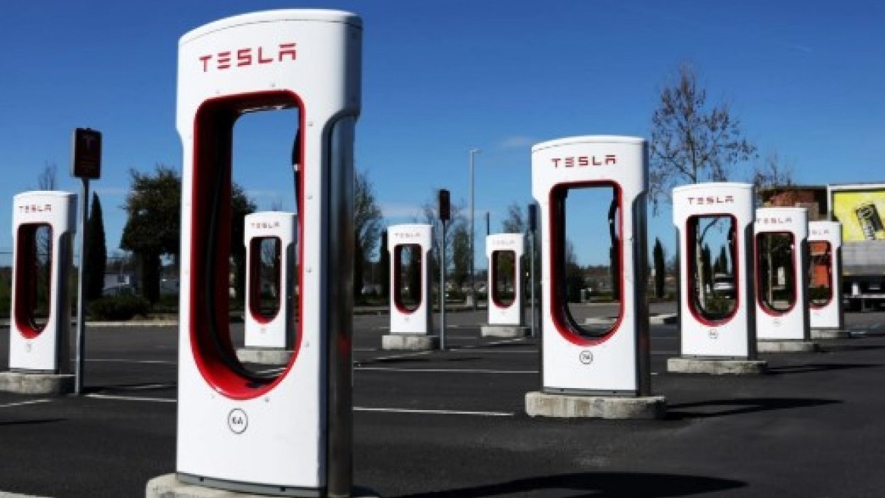 Tesla zam kararı! Daha maliyetli olacak diyerek duyurdular!