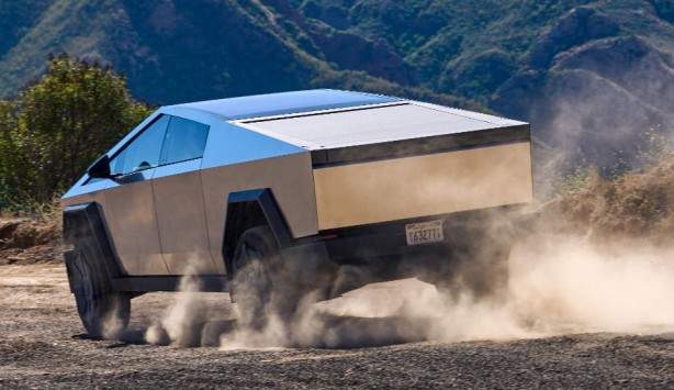 Foto - Tesla'da hayal kırıklığı! Tüm Cybertruck’ları geri çağırdı