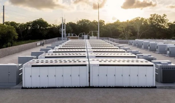 Tesla'dan 15,3 GWh büyüklüğünde Megapack anlaşması