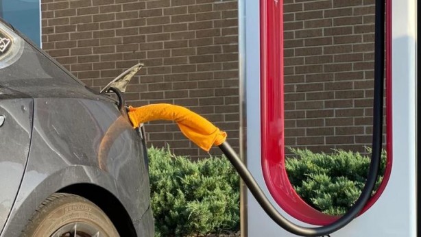 Foto - Tesla'dan ıslak havlu hilesi uyarısı