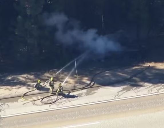 Foto - Tesla’nın elektrikli tırı alevler içinde kaldı! İtfaiyenin çabası işe yaramadı
