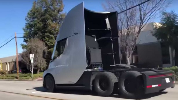 Foto - Tesla’nın elektrikli tırının fiyatı açıklandı