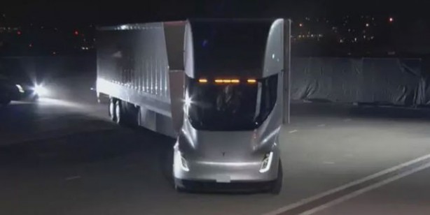 Foto - Tesla’nın elektrikli tırının fiyatı açıklandı