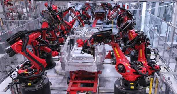 Foto - Tesla'nın net karı düştü