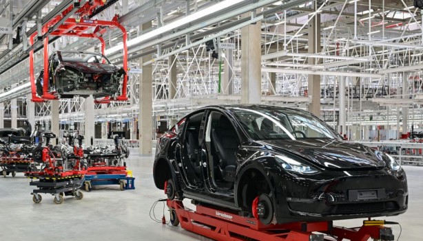 Foto - Tesla'nın net karı düştü