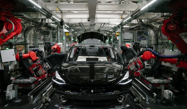 Foto - Tesla'nın net karı düştü