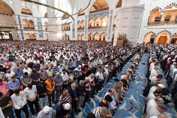 Foto - Teşrik tekbiri nedir? Ne zaman başlayıp ne zaman sona erecek?