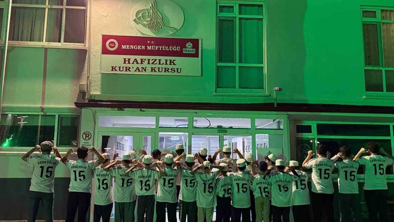 Foto - Tevekkül dolu gol sevinciyle takdir toplamıştı! Arda Güler'den hafız adaylarına anlamlı jest