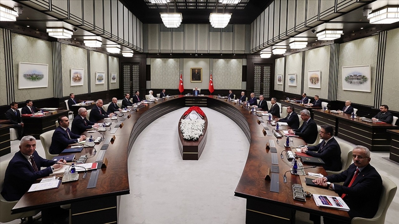 'Teyitsiz bilgi vermem' dedi: Kabine değişikliği için  gündeme otruracak gelişmeyi açıkladı