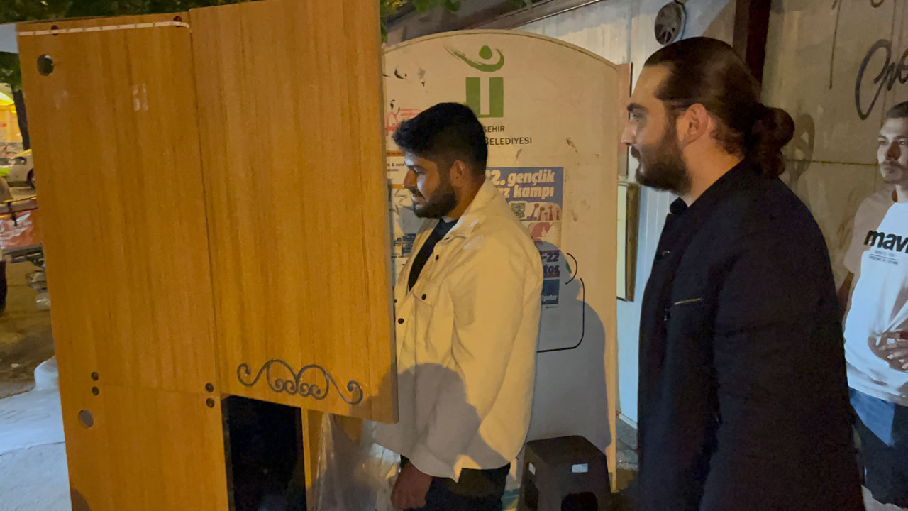 Foto - Tezgah almayınca bu yöntemi buldular! İşte genç tostçuların ekmek kapısı