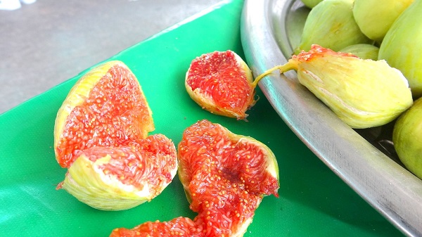 Foto - Tezgahta durmayan meyve! Kilosu 60 TL ama kapış kapış gidiyor