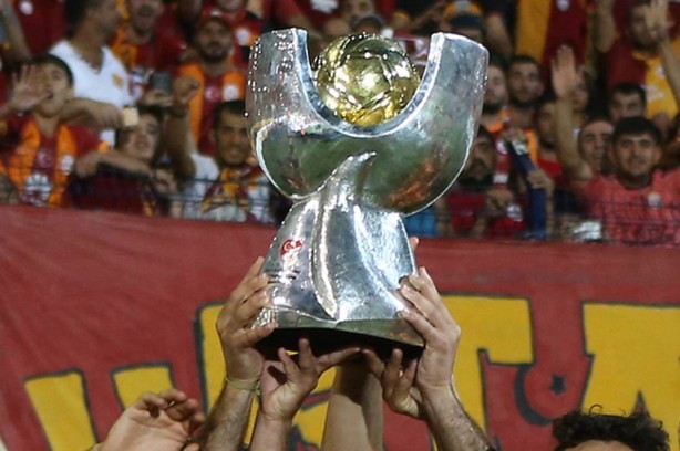 Foto - TFF duyurdu! Turkcell Süper Kupa maçının saatinde güncelleme! Galatasaray-Fenerbahçe arasında oynanacak maç ne zaman ve nerede?