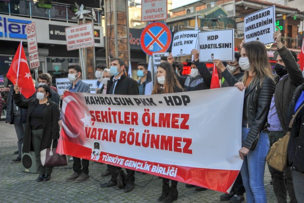 TGB üyelerinden Gara'da 13 vatandaşı şehit eden terör örgütü PKK'ya tepki