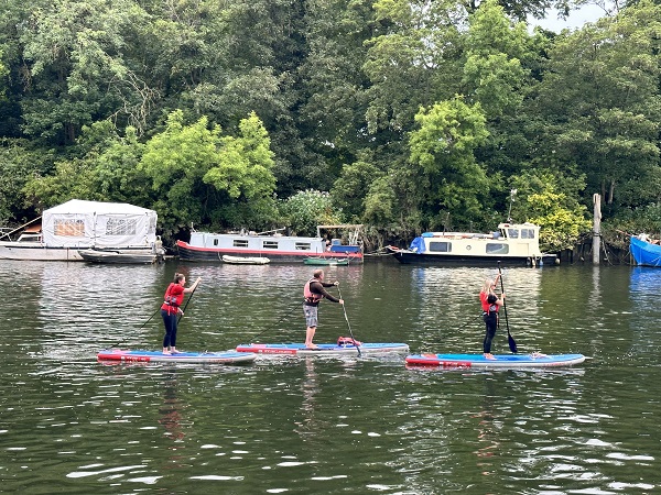 Thames Nehri'nde kano keyfi