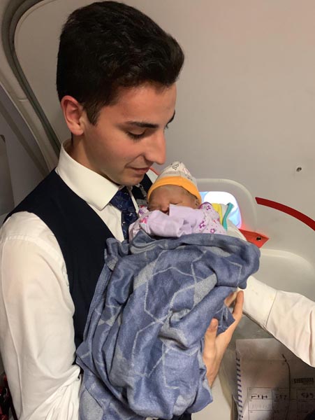 Foto - THY uçağında heyecan dolu dakikalar! Havada doğum yaptı