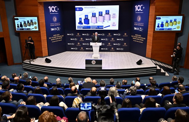 Ticaret Bakanı Bolat, ekim ayı dış ticaret rakamlarını açıkladı! Tarihin en yüksek ekim ayı değerine ulaşıldı