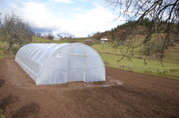 Foto - TİKA'dan Karadağlı çiftçilere sera desteği