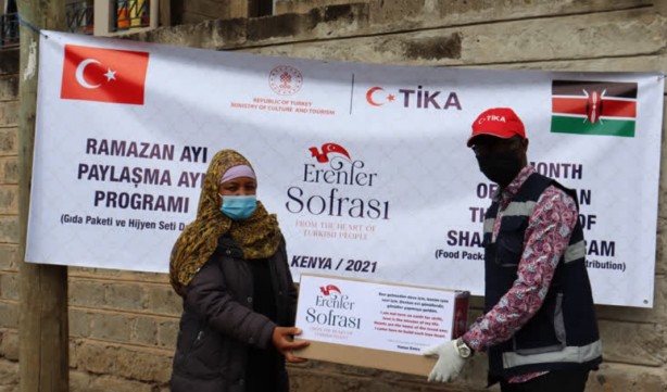 TİKA'dan Kenya'da gıda ve hijyen malzemesi yardımı