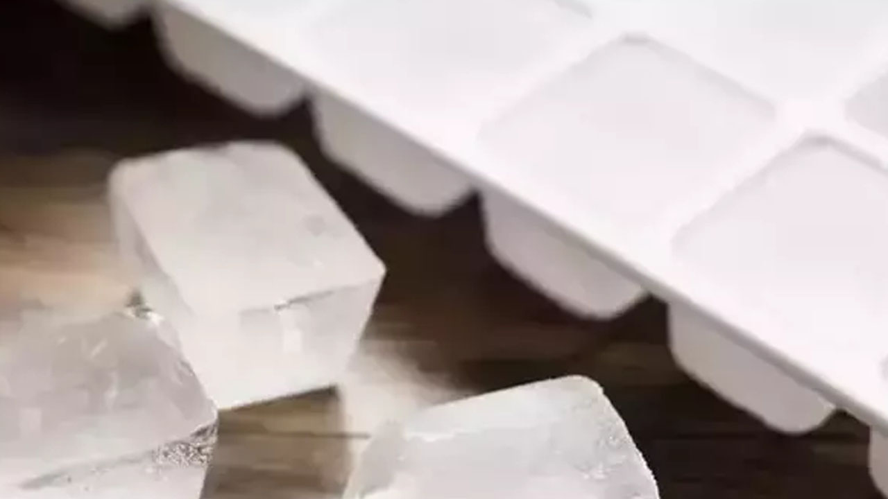 Foto - Tıkalı lavaboyu saniyeler içerisinde açıyor! Sadece birkaç avuç buz yeterli oluyor