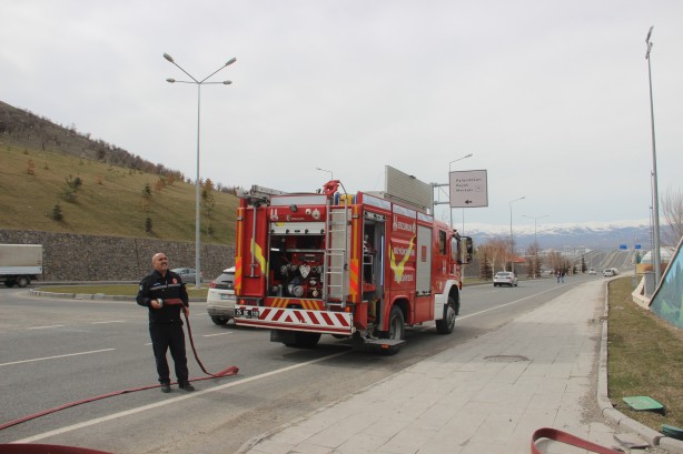 Foto - Tiktok videosu için yangın çıkardılar! 