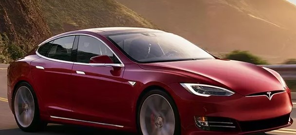 Foto - Tesla'dan güncelleme hatası! Tiktok yayıncısı mahsur kaldı!