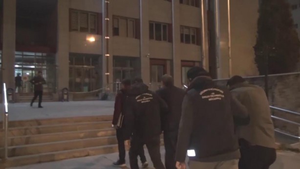 Foto - TIR dorsesinden 133 kaçak göçmen çıktı