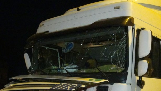 Foto - Tır kazası ucuz atlatıldı!