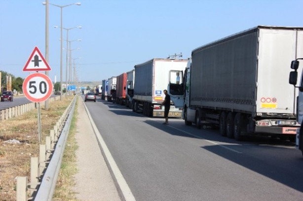Foto - Tır sürücüleri, bayramı buruk geçiriyor