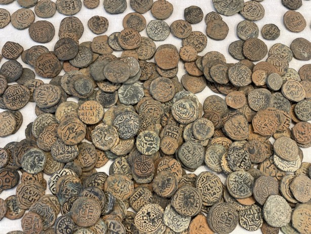 Foto - Tırda ele geçirilen tarihi eserlerin tasnifi tamamlandı