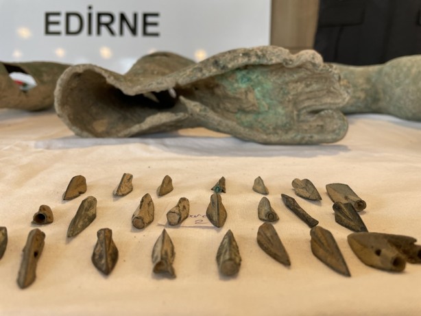 Foto - Tırda ele geçirilen tarihi eserlerin tasnifi tamamlandı