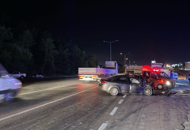 Foto - Tırla çarpışan otomobildeki baba ve oğlu öldü