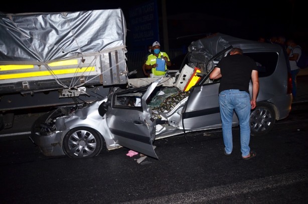 Foto - Tırla otomobil çarpıştı: 1 ölü