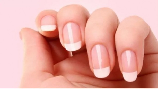 Foto - Tırnaklardaki siyah çizgilere dikkat: Uzmanı uyardı!