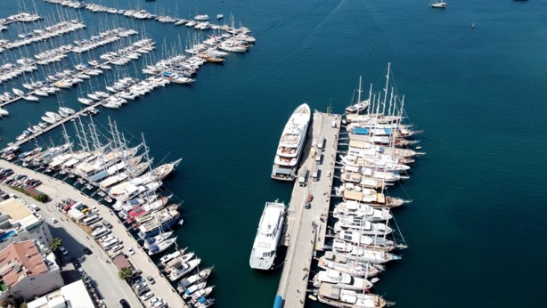 "Titan" Fethiye'ye geldi