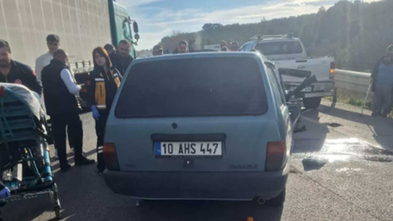 Tofaş ile kamyonet kaza yaptı! İşte sonuç: Biri hurdaya döndü, diğerine hiçbir şey olmadı