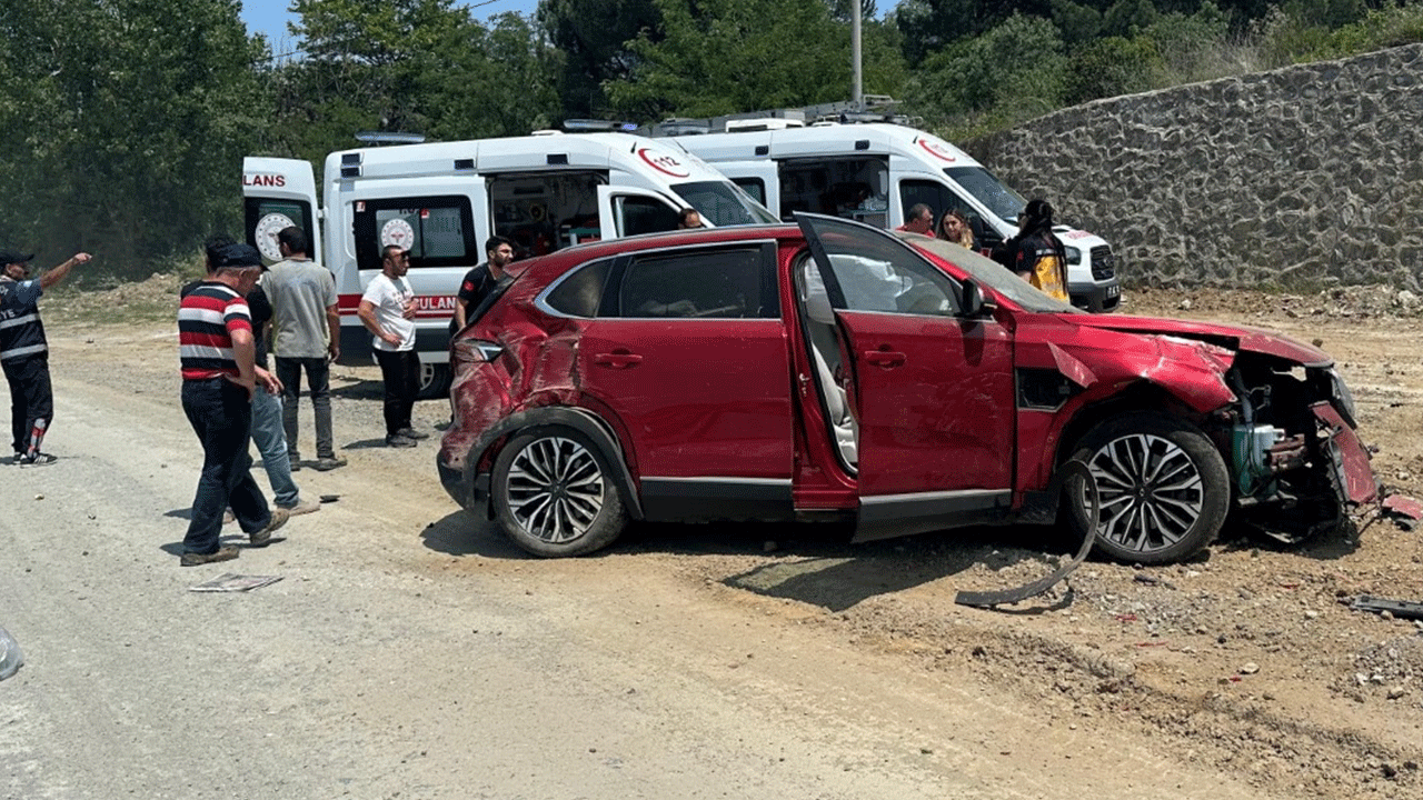 Foto - TOGG 4 metre yükseklikten yola uçtu! Yaralılar var!