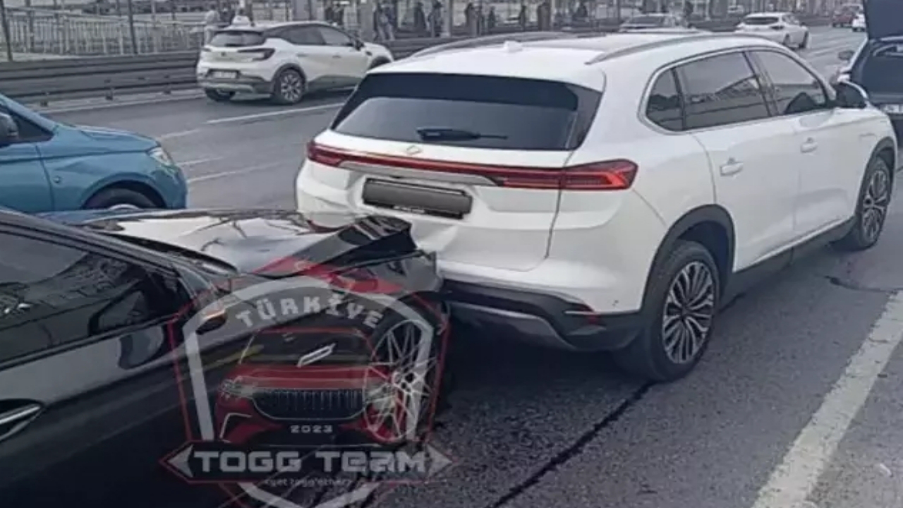 Foto - TOGG ile BMW kaza yaptı, ortaya çıkan görüntüler olay oldu! Bu da mı gol değil