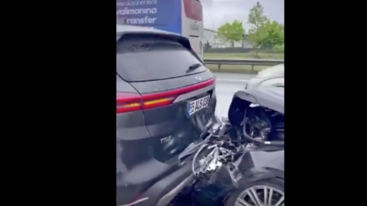 Foto - TOGG ile Mercedes çarpıştı, o görüntüler olay oldu! Vay vay vay