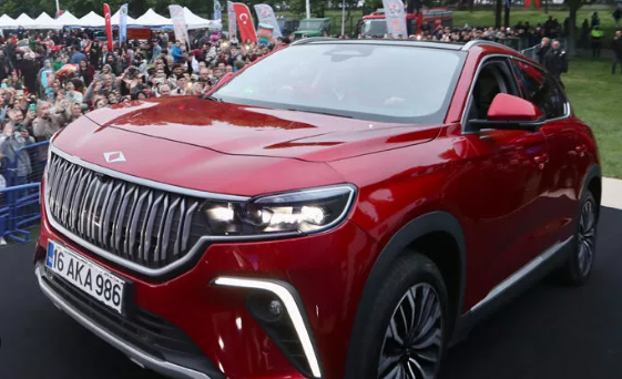 Foto - Togg sahneye geldi! İçinden çıkan ismi görenler gözlerine inanamadı