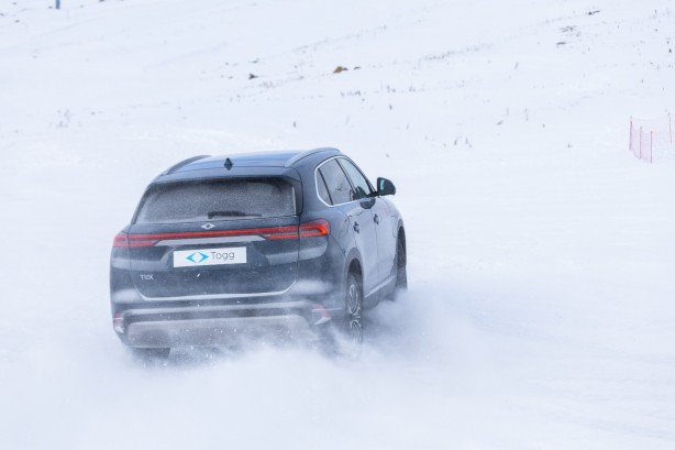 Foto - Togg T10X asfaltı ağlatıp kar pistine çıktı! 2024 model yerli araçta yok yok!