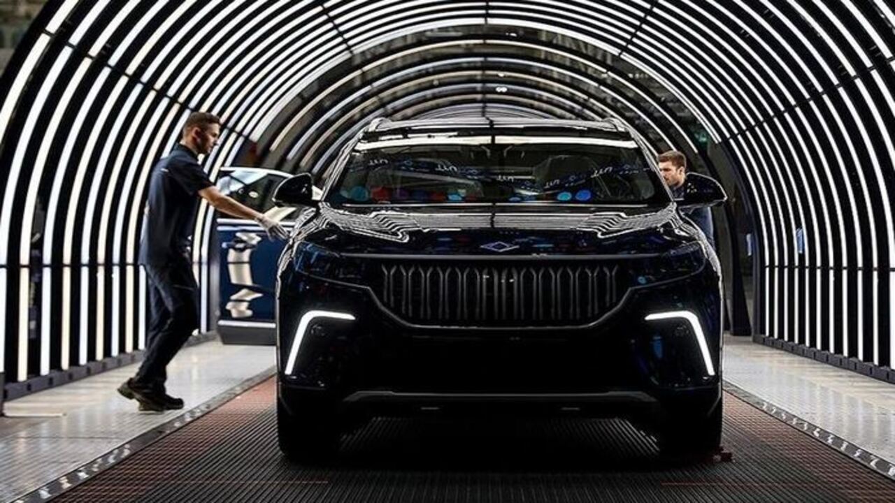 TOGG T10X herkesi şaşırttı: Araca binmeden telefonla park dönemi başladı 