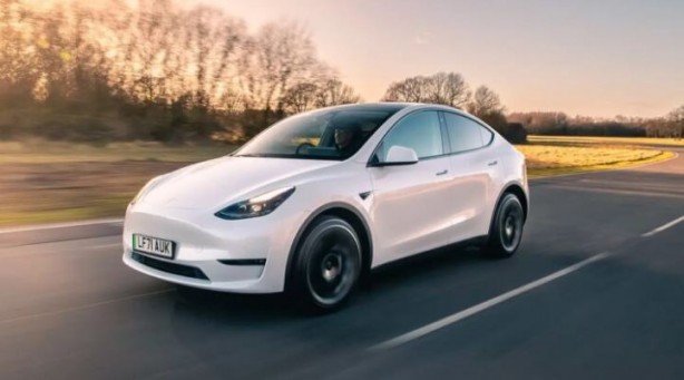 Togg T10X ve Tesla Model Y karşılaştırması