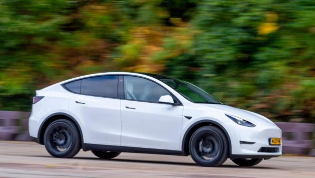 Foto - Togg T10X ve Tesla Model Y karşılaştırması