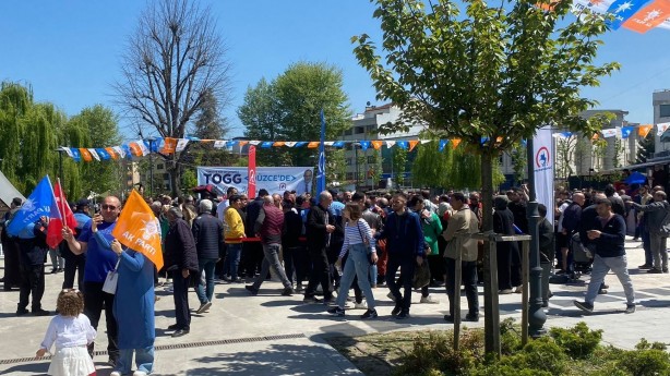 Foto - TOGG'u görmek için sıraya girdiler!