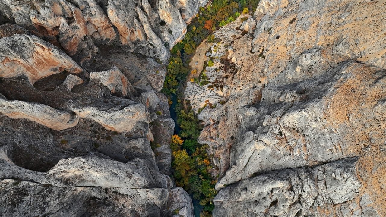 Foto - Tohma Kanyonu'nda sonbahar renkleri hakim oldu