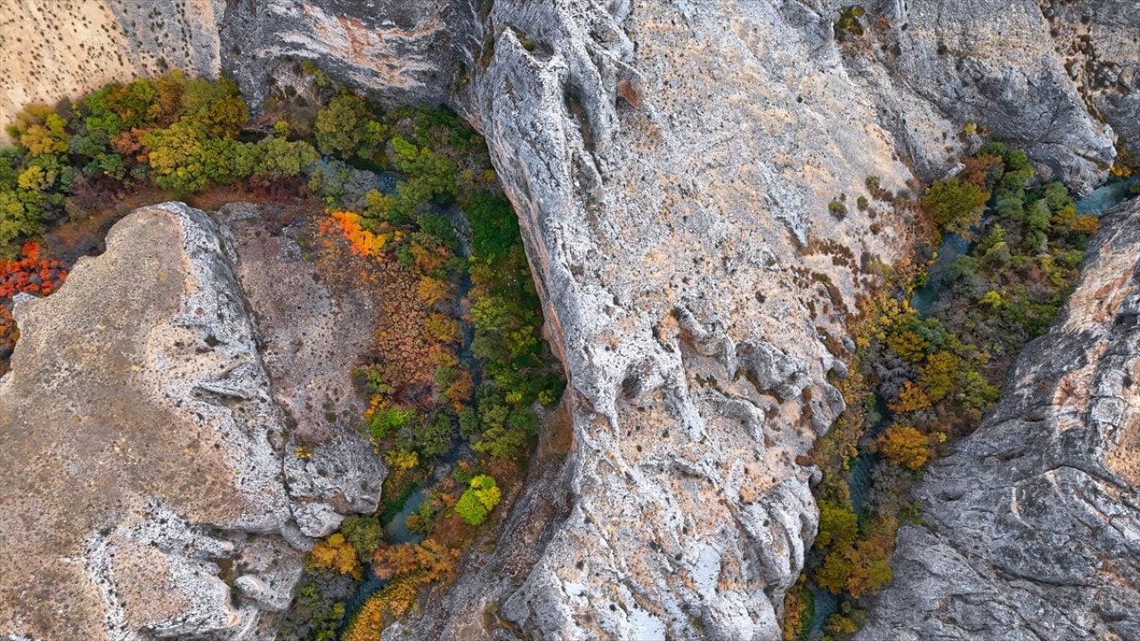 Foto - Tohma Kanyonu'nda sonbahar renkleri hakim oldu