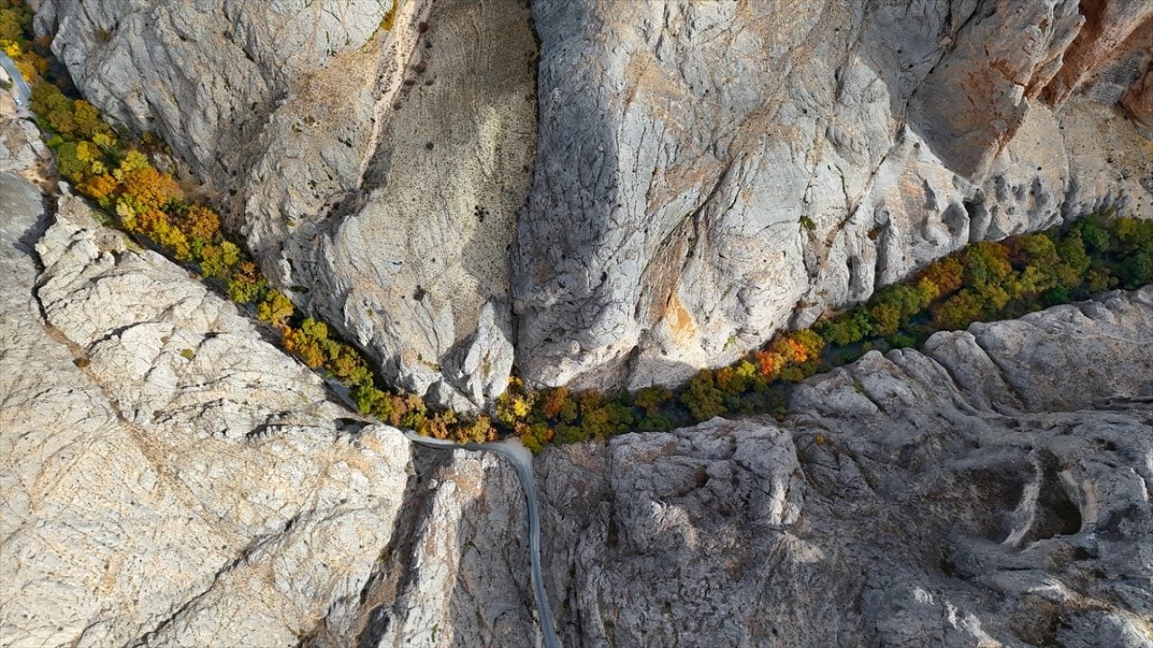 Foto - Tohma Kanyonu'nda sonbahar renkleri hakim oldu