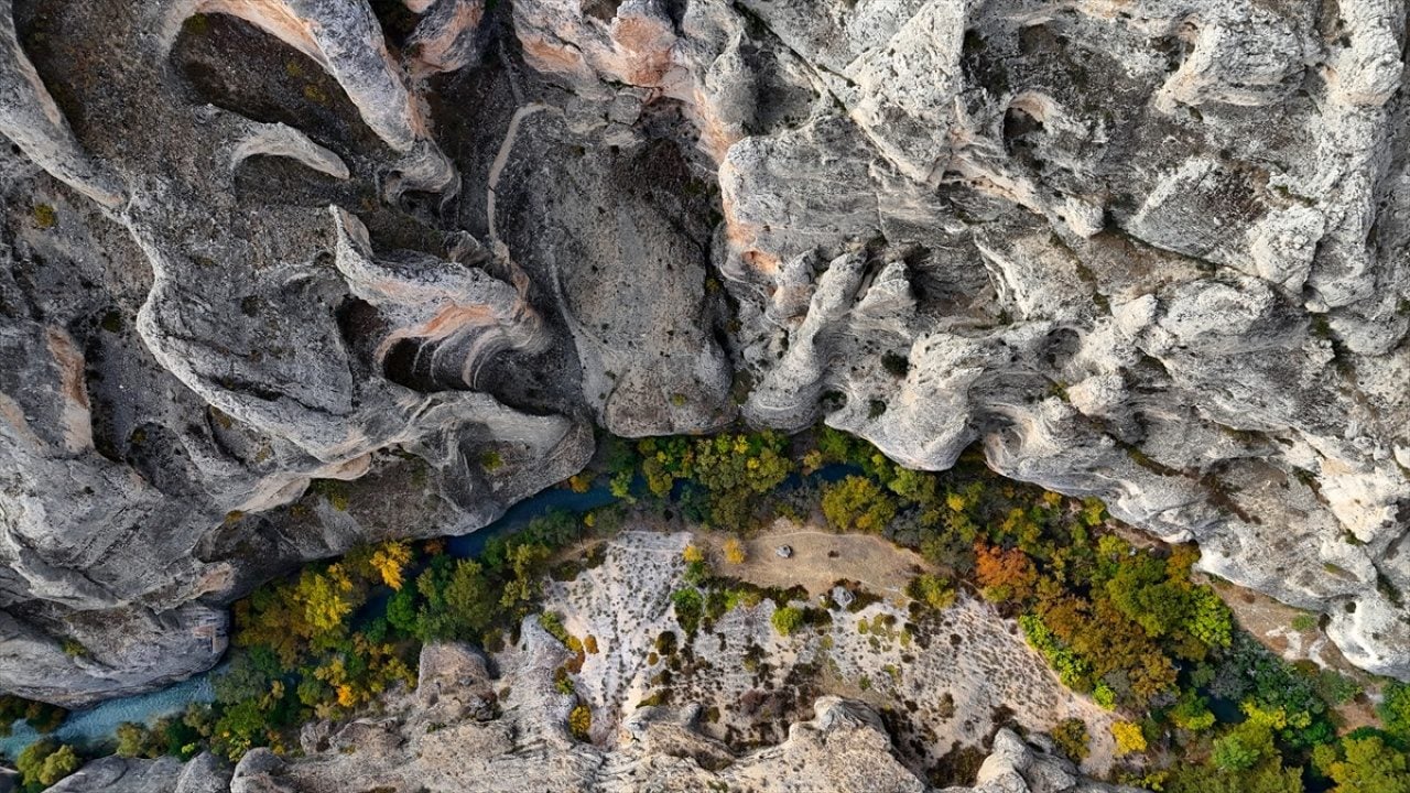 Foto - Tohma Kanyonu'nda sonbahar renkleri hakim oldu