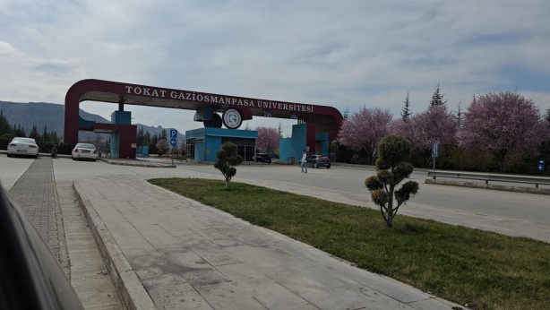 Foto - Tokat Gaziosmanpaşa Üniversitesi’nde cuma namazına giden sekretere bakın ne yapıldı! Yok artık! Bu gerçek olamaz